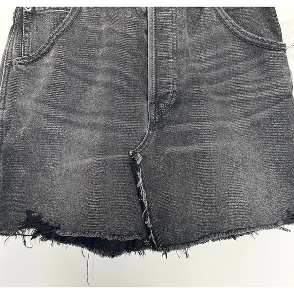 Free People Faded Black Denim Mini Skirt Raw Fringe Hem Size 27 New - Picture 5 of 8